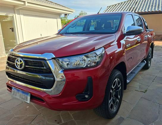 TOYOTA HILUX 2.8 D-4D TURBO DIESEL CD SRV 4X4 AUTOMÁTICO TOYOTA HILUX 2.8 D-4D TURBO DIESEL CD SRV 4X4 AUTOMÁTICO